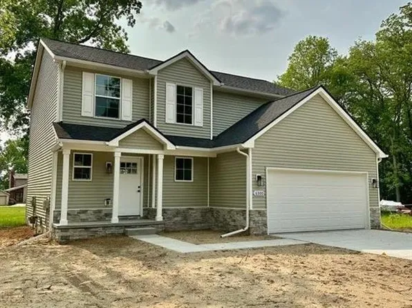 701 Machnik Dr, Chelsea, MI 48118