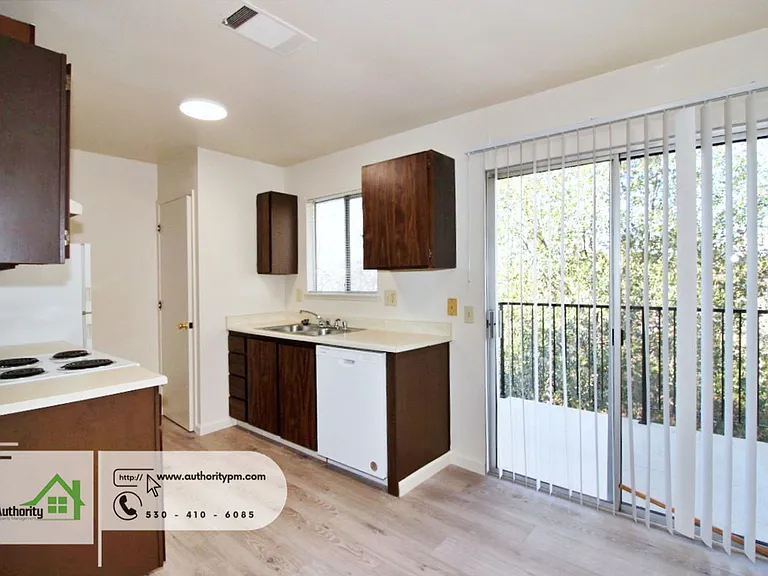 333 Boulder Creek Dr, Redding, CA 96003 — Photo 8