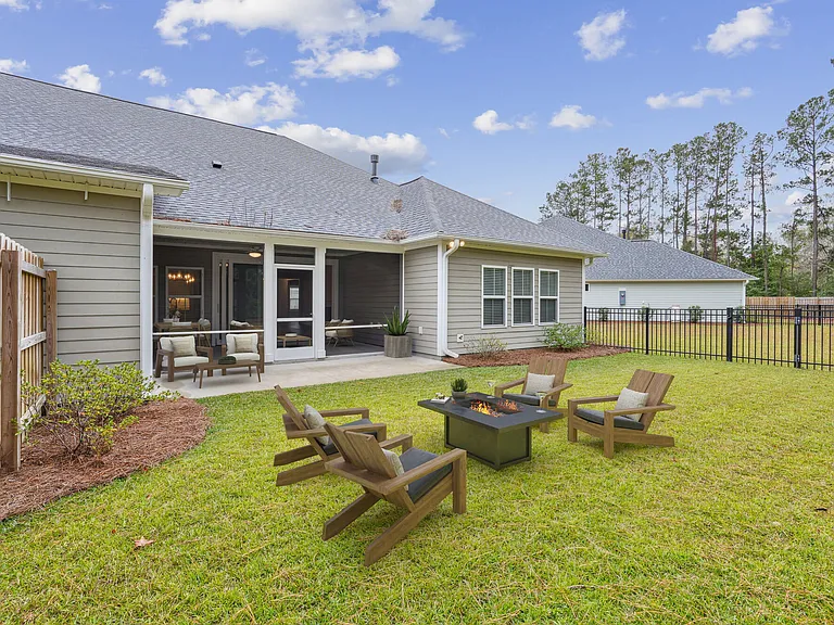 Beaumont Oaks at Porters Neck Apartments & Townhomes — Photo 15