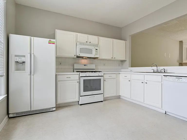 White Kitchen