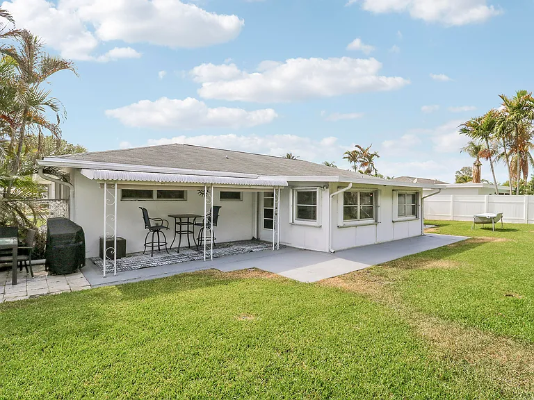 1518 Summer Ave — Photo 40