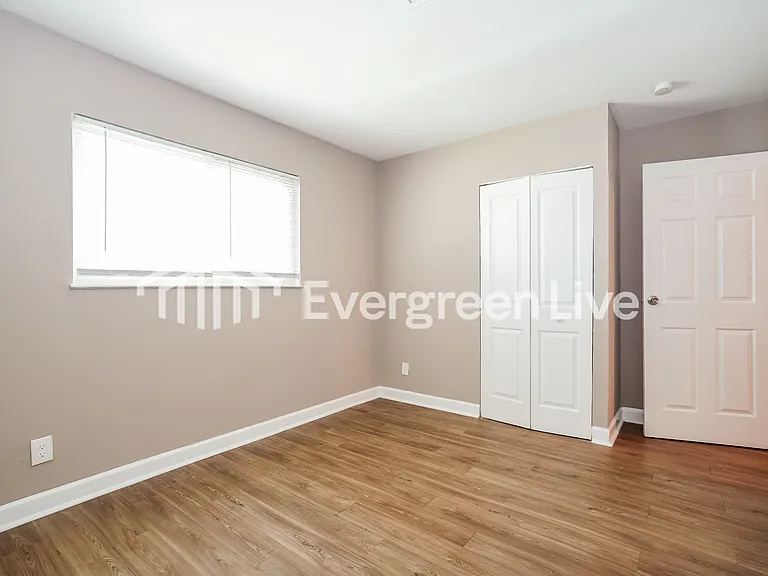 2981 Wessex Ct — Photo 9
