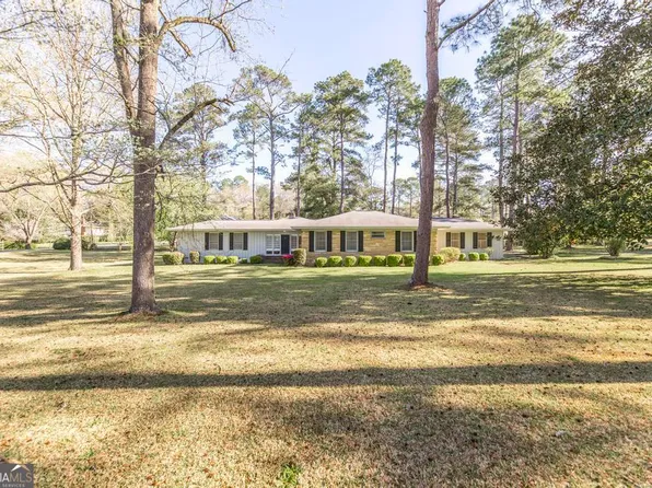 202 Leon Ave, Montezuma, GA 31063