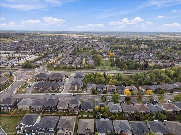 3rd image of 102 Court Dr