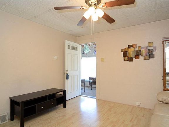 4th image of 133 Jamaica Ave