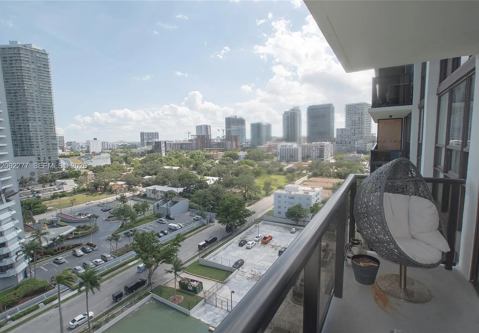 Charter Club Condo — Photo 2