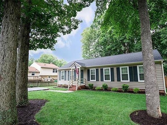 3rd image of 4708 Candlelight Ln