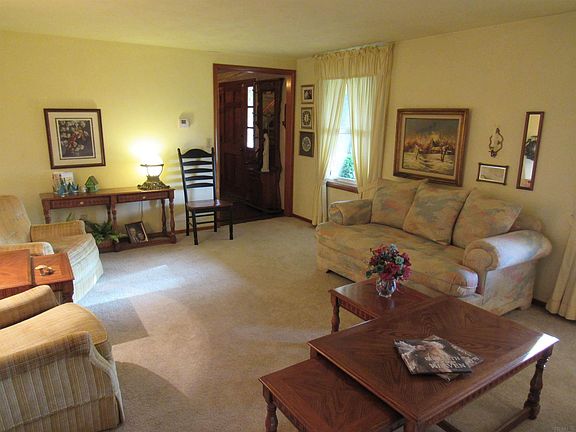 3rd image of 1700 Stoneview Dr