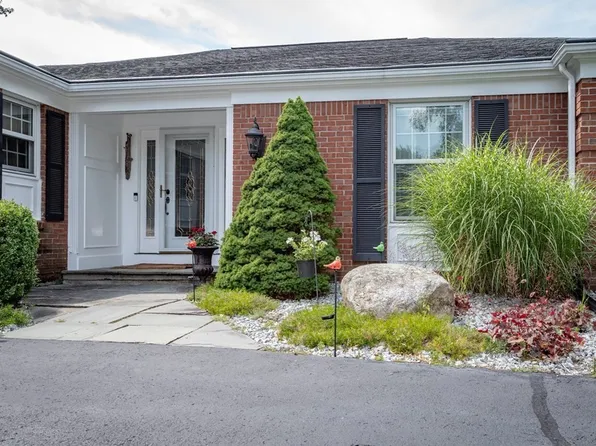 41 Heritage Ln, Westfield, MA 01085