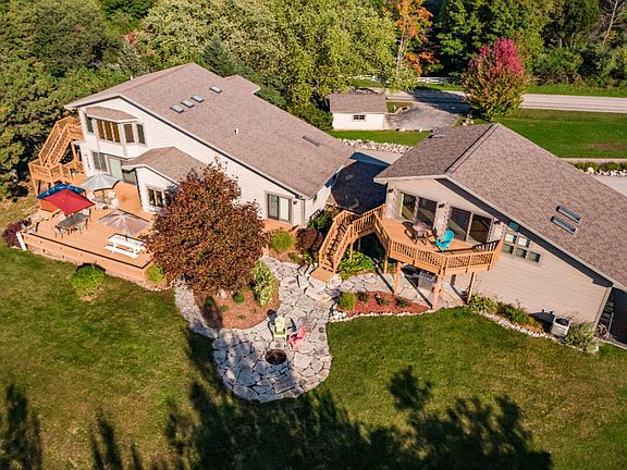 3rd image of 1865 S Lakeshore Dr