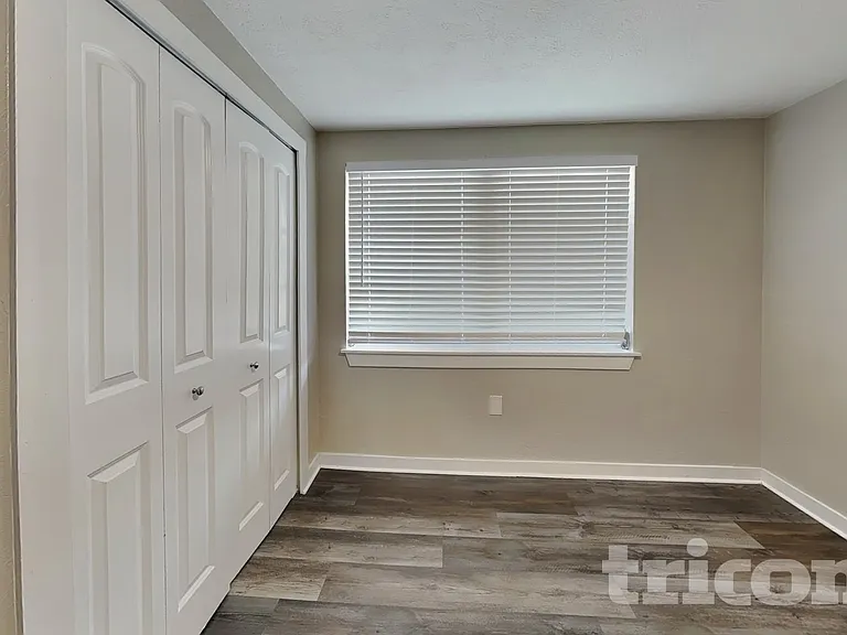7330 Cass Cir — Photo 9
