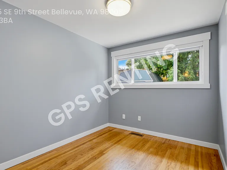 16015 SE 9th St — Photo 8