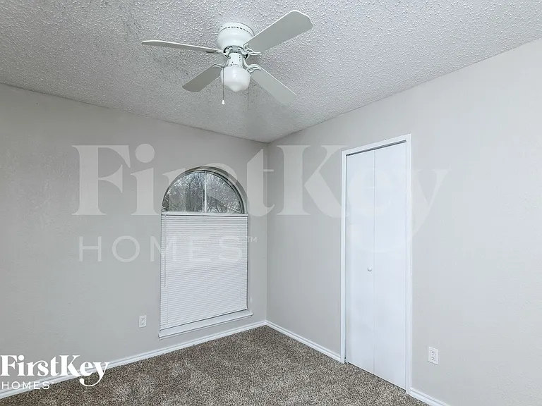 3630 Williamsburg Dr — Photo 11