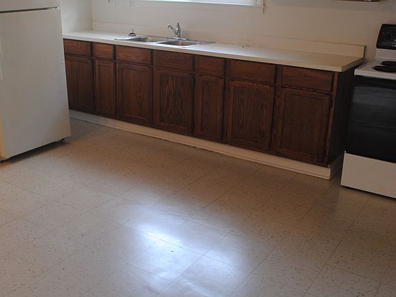 3rd image of 21 N Waller Ave APT E1