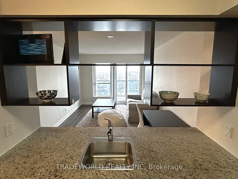 181 Village Green Sq #2911 — Photo 17