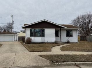 8536 18th Ave, Kenosha, WI 53143