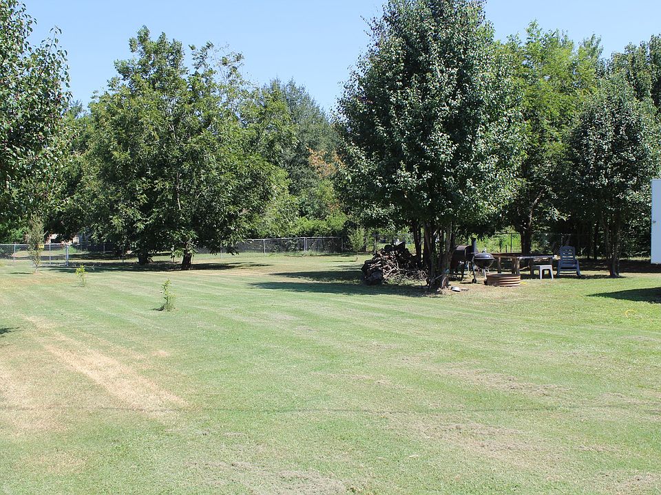 1st image of 204 Browning Dr