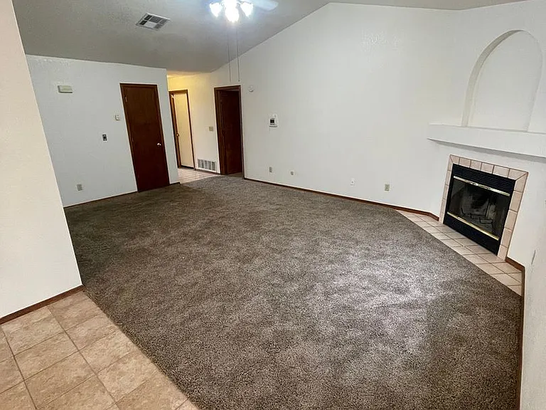 5015 Emerald St — Photo 20