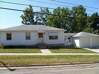 1st image of 830 Malta St NE