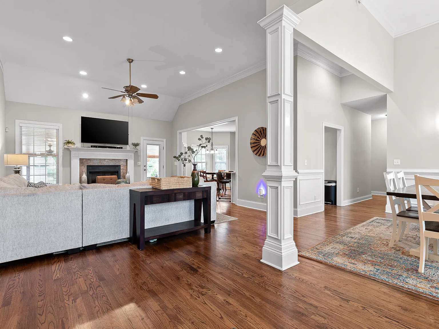 4 bed, 2.5 bath, 2186 sqft, $3,500 — Photo 4