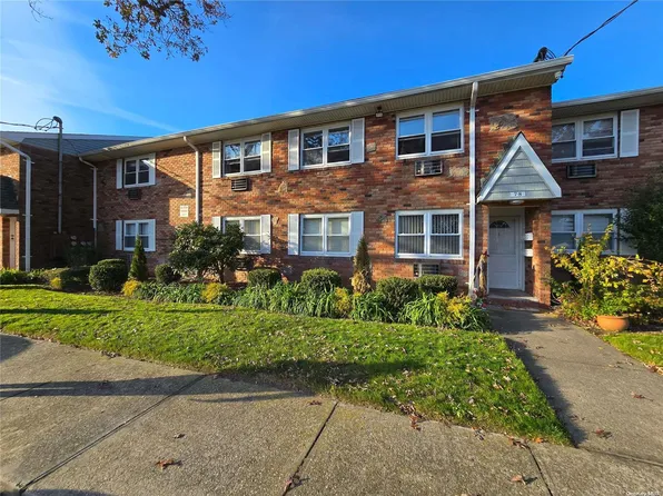 100 Connetquot Avenue #8, East Islip, NY 11730