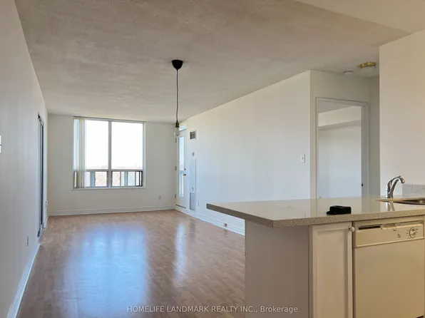 28 Empress Ave #909, Toronto, ON M2N 6Z7