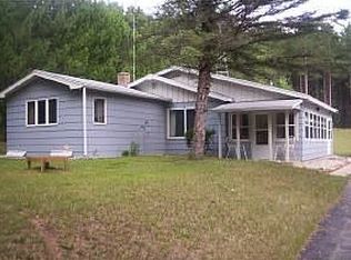 N3178 Lake Dr, Wautoma, WI 54982