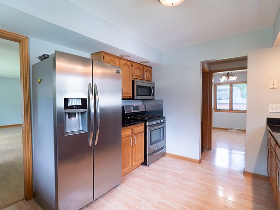 5th image of 28916 W Main St