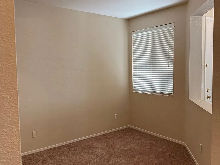 675 Bridgeford Dr — Photo 4