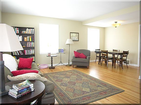 4th image of 3932 Webster Ave S