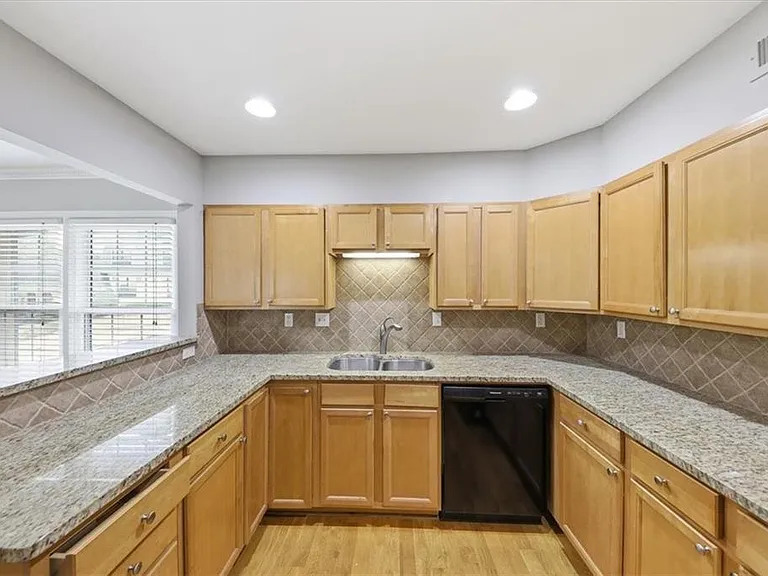 54 La Rue Pl NW — Photo 7