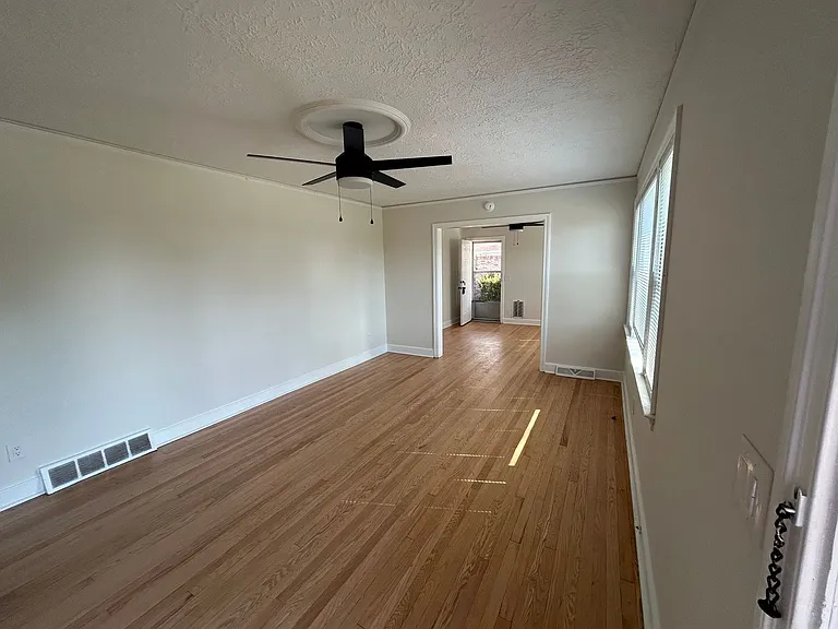 3711 Kaiser Ave — Photo 5