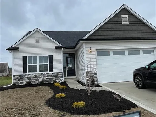 343 Plantation Ln, Oak Harbor, OH 43449