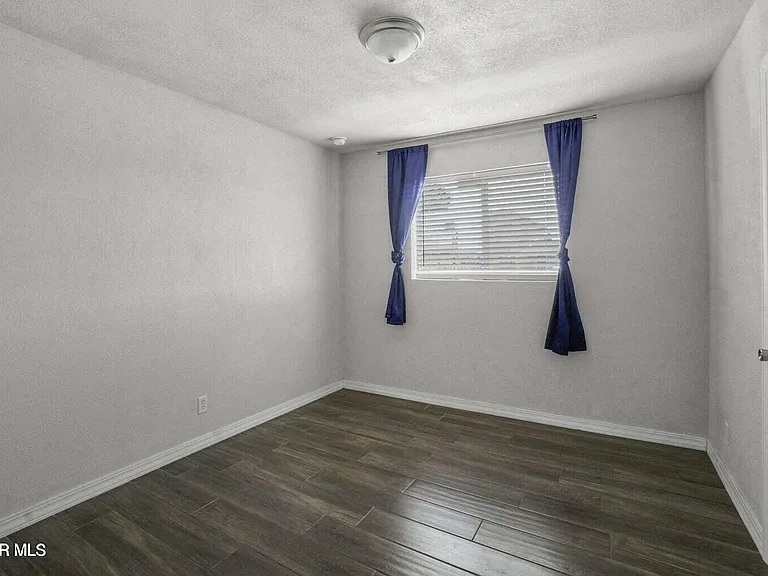 5316 Saxon Dr — Photo 12