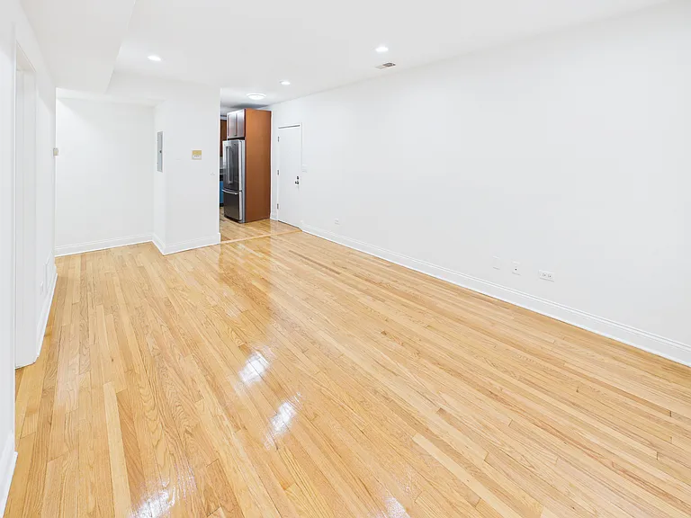 7403 N Hoyne Ave #2 — Photo 3