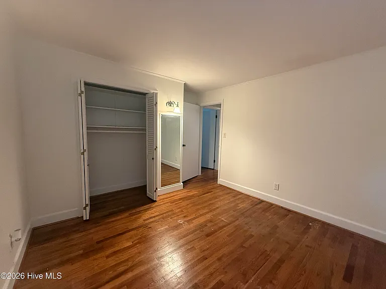 301 Graham St — Photo 8