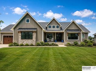 6682 56th Avenue Pl, Columbus, NE 68601
