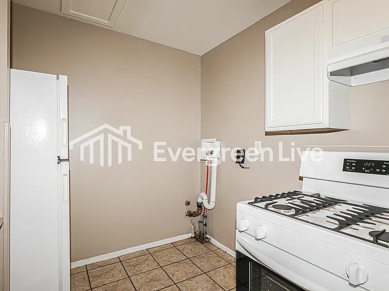 5102 W 30th St — Photo 11