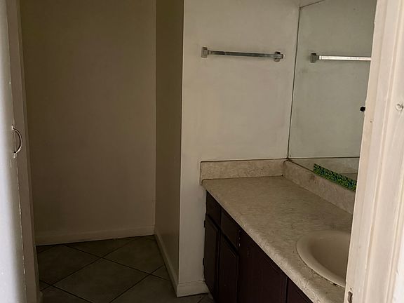 5th image of 7236 Garden Dr #6