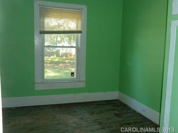 4th image of 609 Hasty St