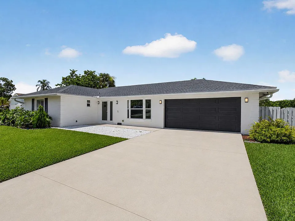 11760 Inverness Cir