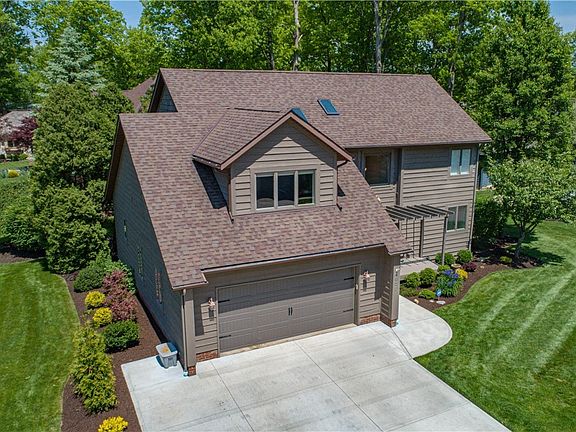 2nd image of 4953 Burgundy Bay Blvd E