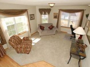 236 Quail Cir, West Bend, WI 53095