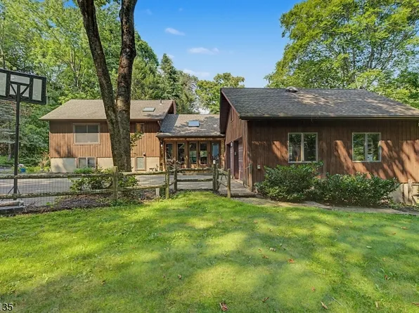 451 W Brook Rd, Ringwood Boro, NJ 07456
