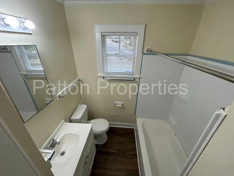 1401 Kinderway & 4300-4302 Wentworth - Inside CoC - R09214-07-01 — Photo 7