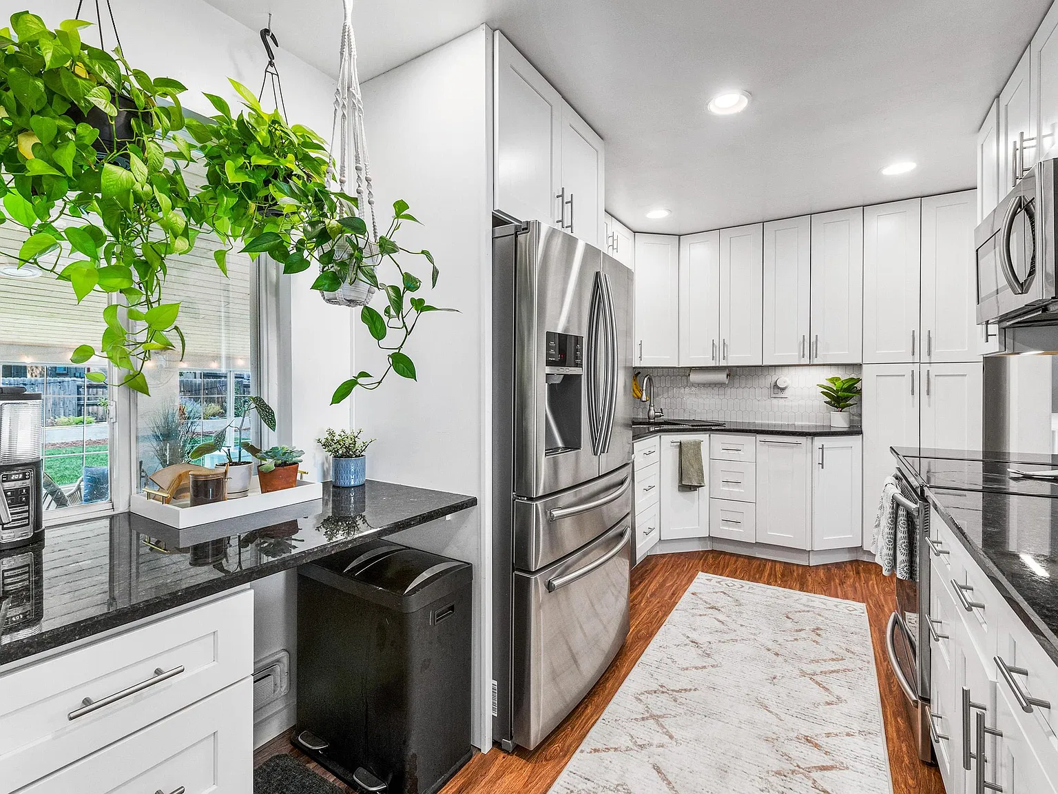 2 bed, 1900 sqft, $2,950 — Photo 3