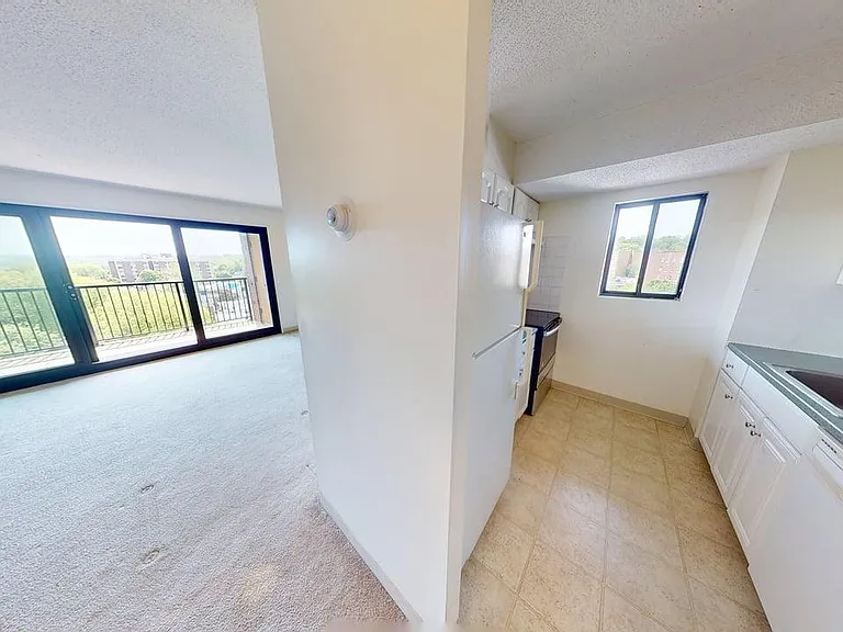 46 Marion St #5C — Photo 3