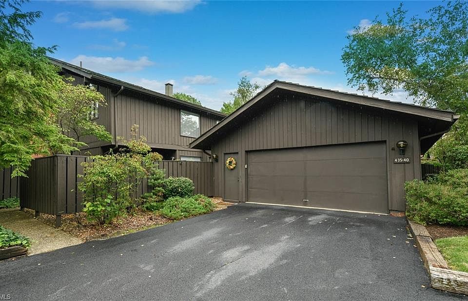 1st image of 435 Hill Dr