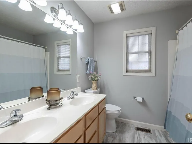 3253 S Southern Oaks Dr — Photo 23