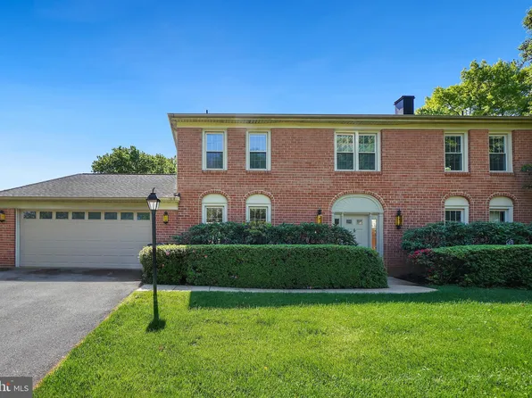 12 Halifax Ct, Rockville, MD 20850
